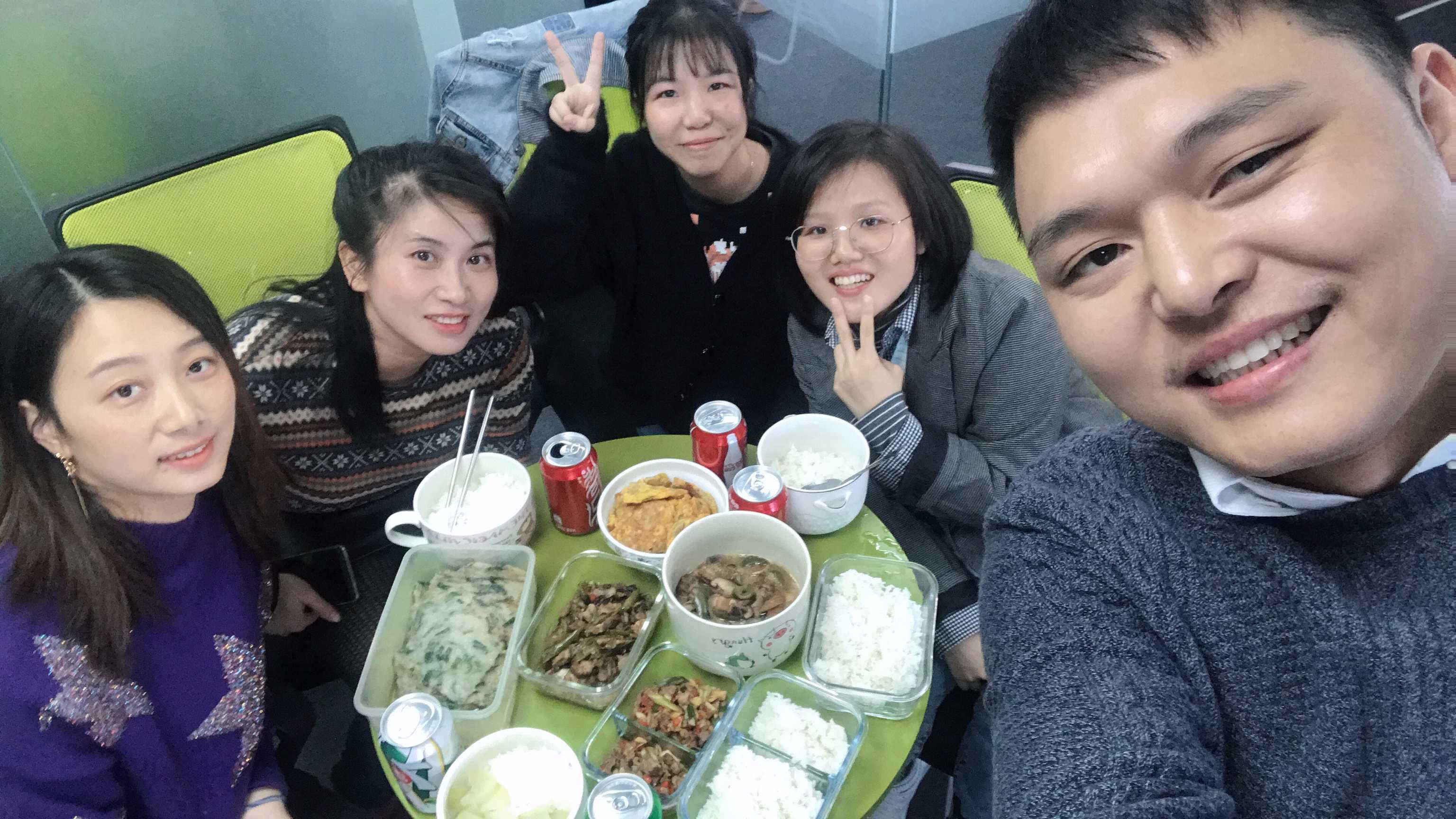 暖心活動(dòng)-每周聚餐(圖1)