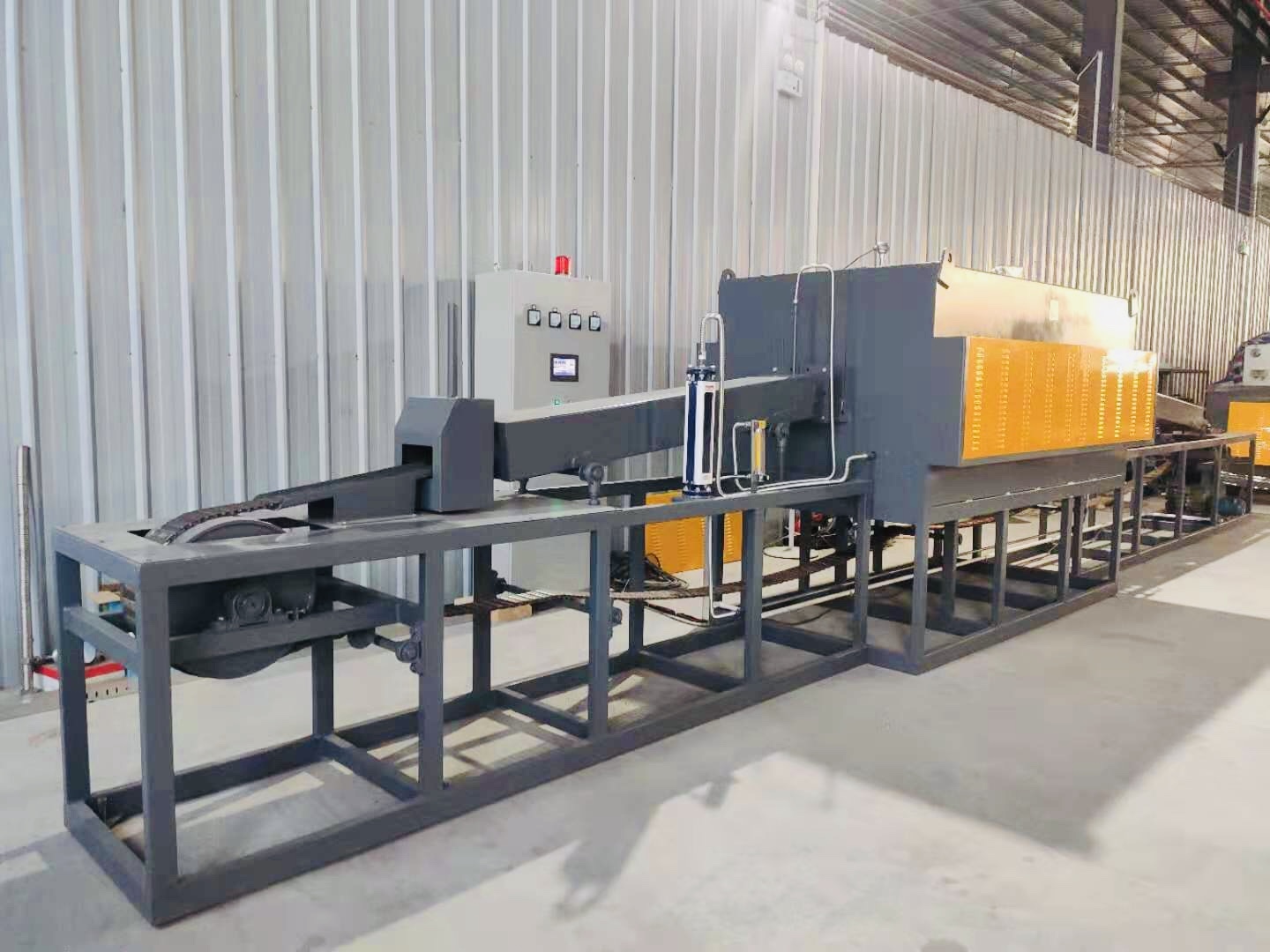 芬蘭客戶案例(圖2) 芬蘭-連續(xù)式氣氛保護燒結爐(圖2)