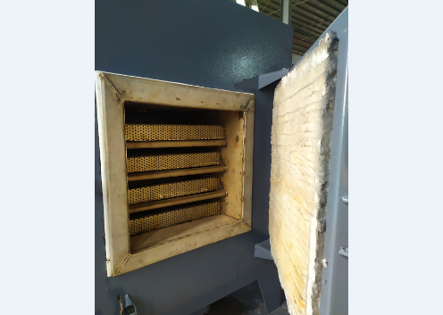 一種調(diào)質(zhì)熱處理用箱式回火爐