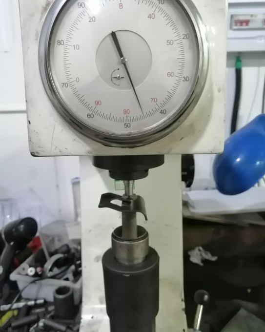 65Mn彈性夾片淬火處理(圖6) 65Mn彈性夾片淬火處理(圖6)