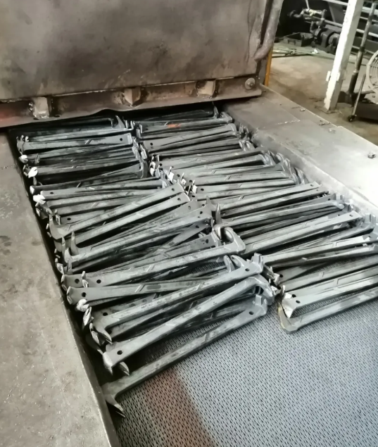 45鋼拔釘器淬火處理